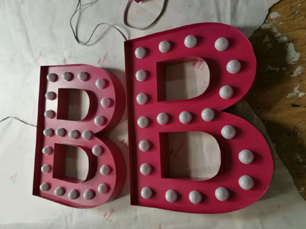 外露點陣發光字